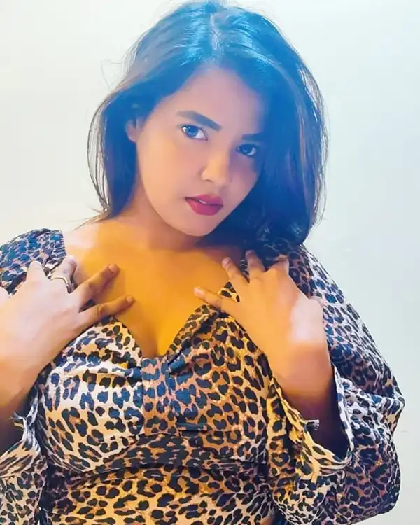 Sakshi vip call girls in Coimbatore